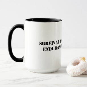 Caneca A sobrevivência é por acaso mas a resistência