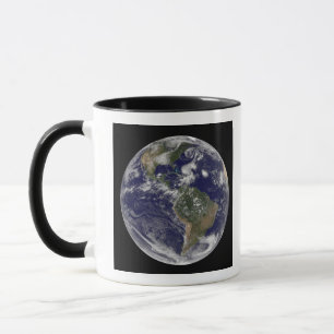 Caneca A vista da terra completa e quatro atacam sistemas