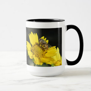 Caneca Abelha na flor amarela