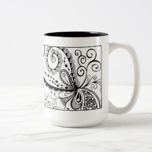 Caneca abstrata do Doodle em preto e branco
