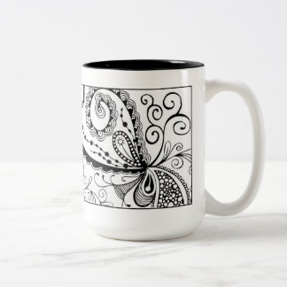 Caneca abstrata do Doodle em preto e branco