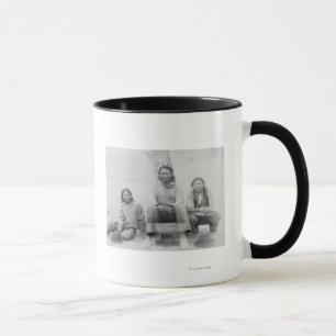 Caneca Adolescentes indianos de Lakota no vestido