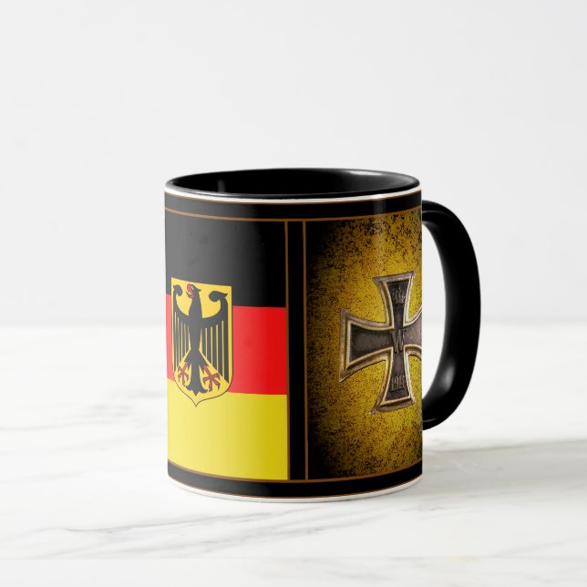 Caneca Águia alemã, preta de bandeira alemã, cruz de ferr (Frente Esquerda)