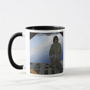 Caneca Airman observa as águas do Golfo do México