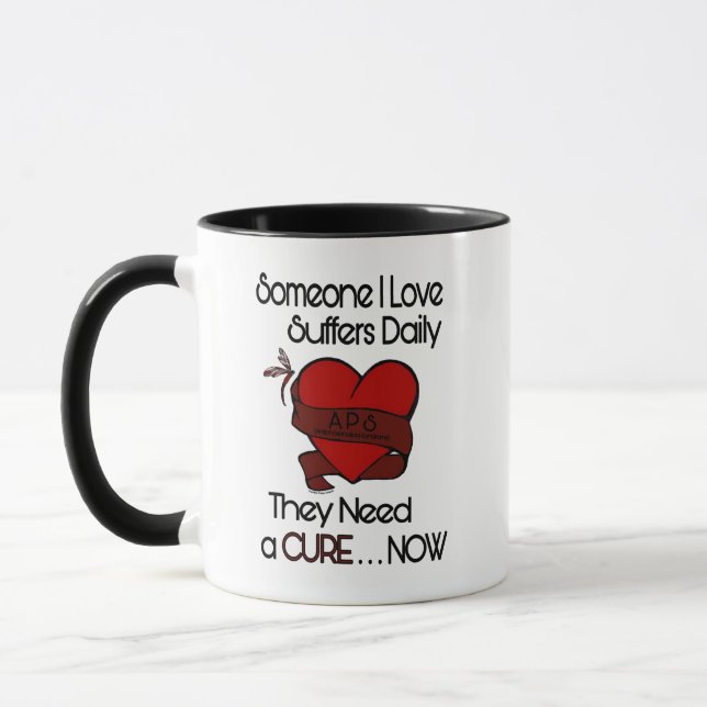 Caneca Alguém Que Eu Amo... Coração/Fita...APS (Esquerda)