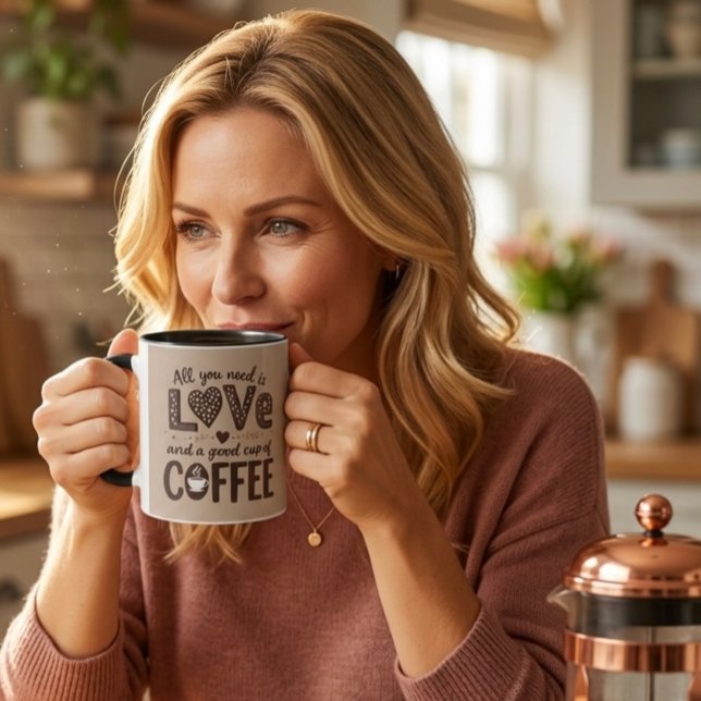 Caneca All you need is love and a good cup of coffee.Mug (Criador carregado)