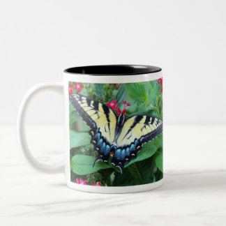 Caneca amarela da borboleta de Swallowtail