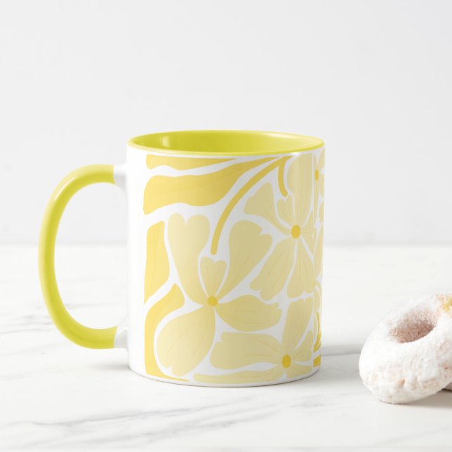 Caneca Amarela Pintada à Mão com Design Artesanal (Com Donut)
