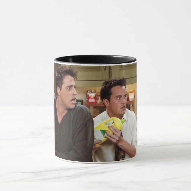 Caneca AMIGOS™ | Joey & Chandler Assustados (Centro)