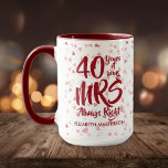 Caneca Aniversário da Sra. Always Right<br><div class="desc">O perfeito presente de aniversário de 40 rubis para a Sra. Always Right. Personalize com o nome e o ano do casamento. Um presente divertido, único e personalizável para celebrar o aniversário de casamento de qualquer um. Projetado por Thisnotme©</div>
