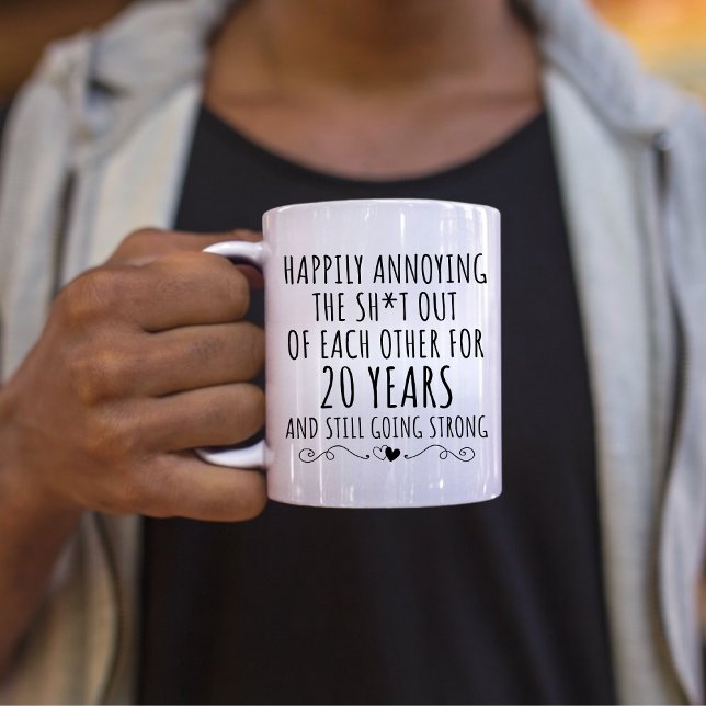 Caneca Aniversário de 20 do Reino Unido, 20 anos de casam (Criador carregado)