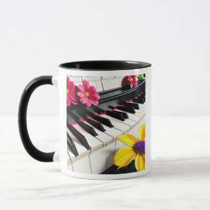Caneca Apenas Jogue   Piano e Flores Coloridas