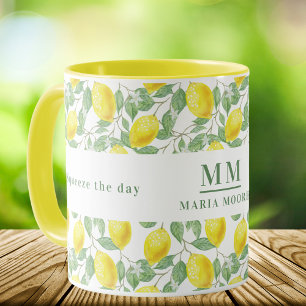 Caneca Apertar o dia em que os limões monogramaram