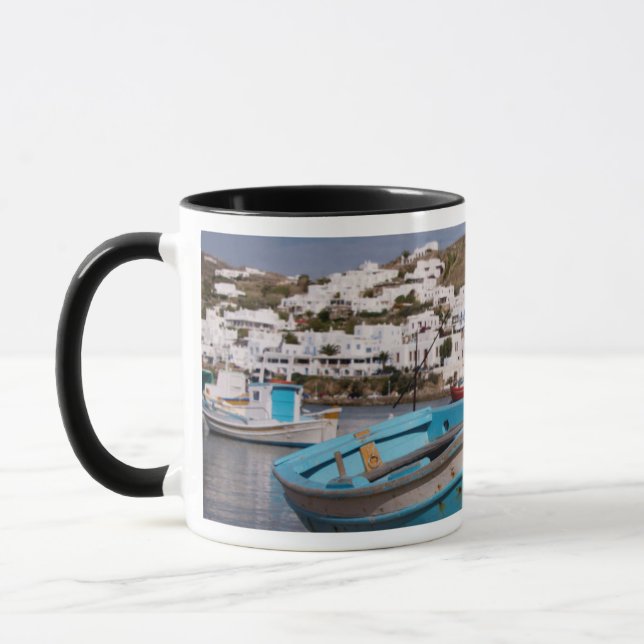 Caneca Área do porto e do porto com barcos de pesca grego (Esquerda)