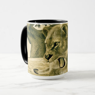 Caneca Arte Dramática de Leoa em Safari de Vida Selvagem