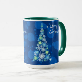 Caneca Árvore de Natal feita de flocos de neve.