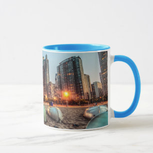 Caneca As canoas na rua do carvalho encalham um pouco