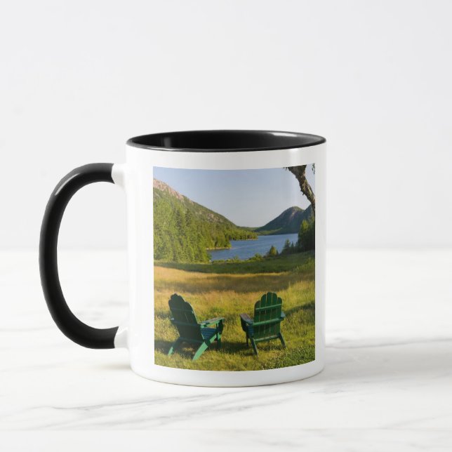Caneca As cátedras de Adirondack no gramado da Jordânia (Esquerda)