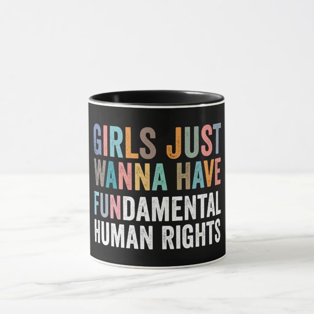 Caneca As Meninas Só Querem Ter Direitos Fundamentais (Centro)
