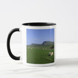 Caneca As montanhas Quiraing, Ilha de Skye, Terras Altas,