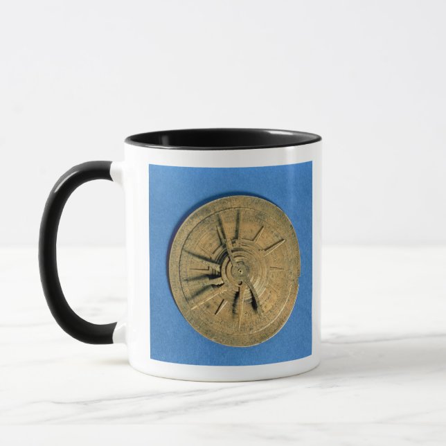 Caneca Astrolabe para horóscopos calculadores, europeu (Esquerda)