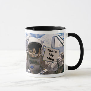 Caneca Astronauta da NASA segurando placa - Adicionar tex