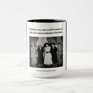 Caneca Atrás de cada mulher bem sucedida é…
