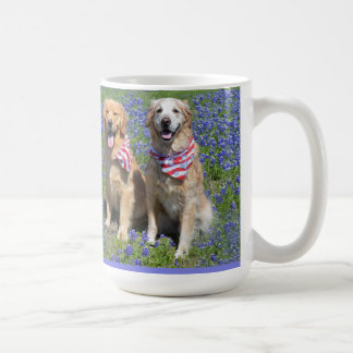 Caneca azul da capota dos Retrievers dourados