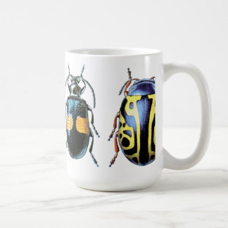 Caneca azul e amarela do besouro