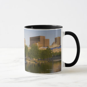 Caneca Bacia de Bonsecours no porto velho de Montreal