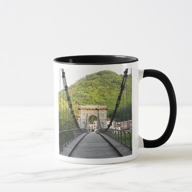Caneca Bagni di Lucca, Toscana, Itália - Uma ponte antiga (Direita)
