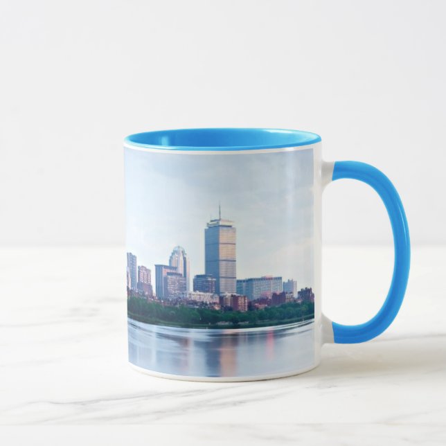 Caneca Baía traseira de Boston através de Charles River (Direita)