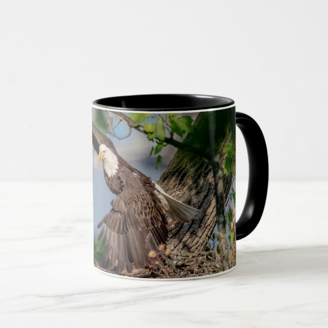 Caneca Bald Eagle deixando o ninho (Frente Esquerda)