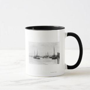 Caneca Bandon, Oregon View of Harbor Waterfront