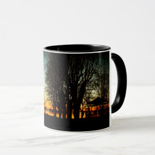 Caneca Bandstand e lago bonitos da fotografia no por do