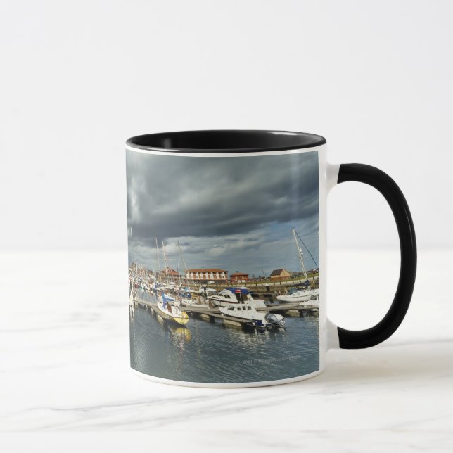 Caneca Barcos em um porto (Direita)
