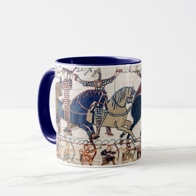 CANECA BAYEUX TAPESTRY 1066 KNIGHTS E ARQUIVOS NORMANOS (Frente Esquerda)