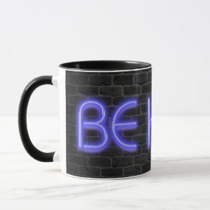 Caneca BE KIND texto em luzes néon no tijolo