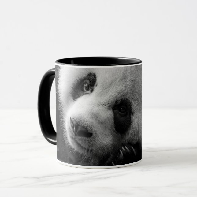 Caneca Bebês Mais Pobres | Cubo-Urso-Panda Gigante (Frente Esquerda)