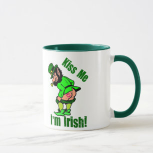 Caneca Beije-me que eu sou Leprechaun Mooning irlandês