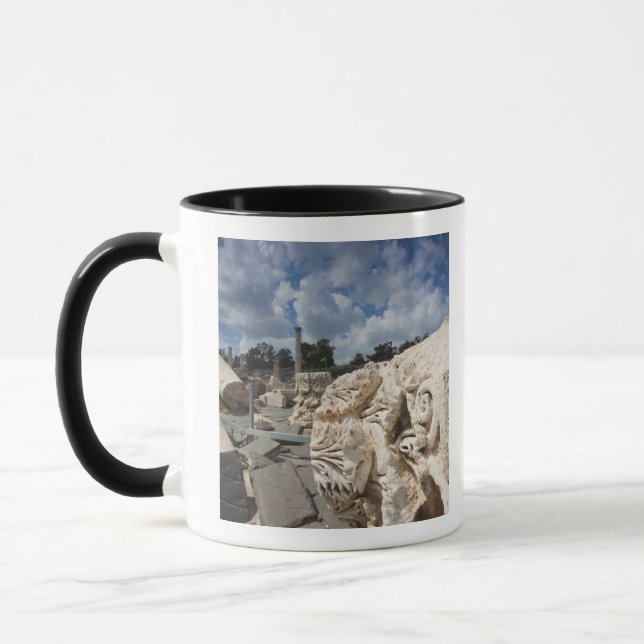 Caneca Beit she-An National Park, ruínas da era romana (Esquerda)