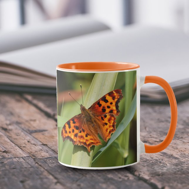 Caneca Belo Laranja Satyr Comma Butterfly (Orange Satyr Comma Butterfly in the Marsh 11 oz Coffee Mug Cover Photo.)