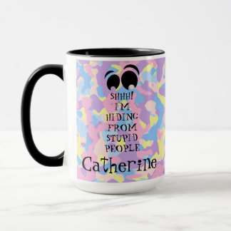 Caneca BEM! Estou me escondendo de Pessoas estúpidas.