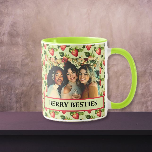 Caneca Berry Besties Green e Red Friends Fotografia Mug (Berry Besties Green and Red Friends Photo Mug)