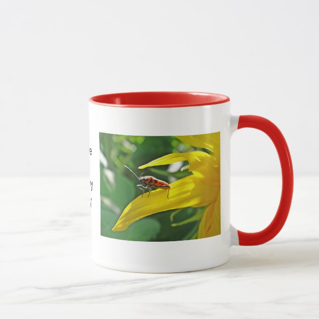Caneca Besouro vermelho de mug no girassol (Direita)