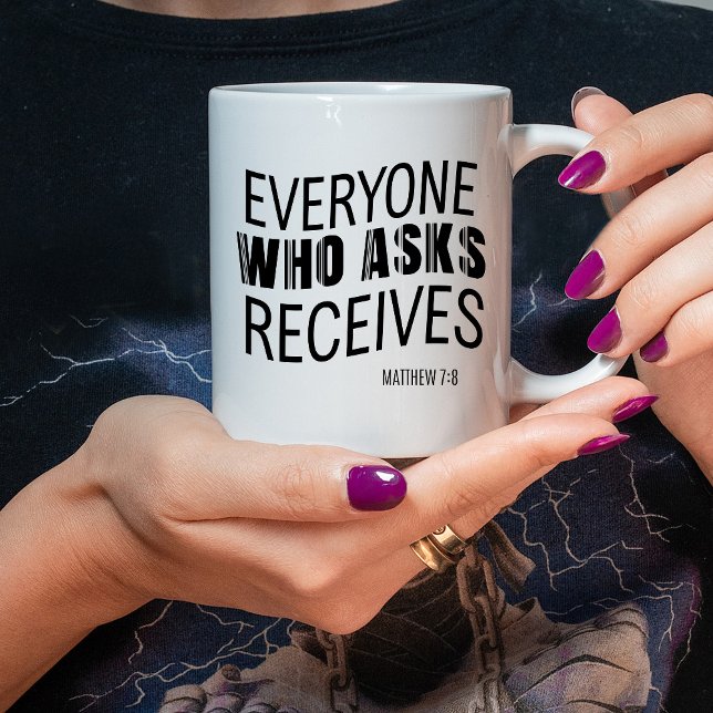 Caneca Bíblia Cristã Moderna Verse Matthew 7:8 (new dad gift mug
)