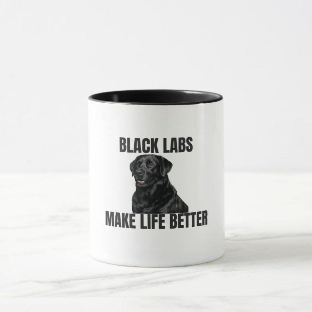 Caneca Black Labs Make Life Better – Friendly Black Lab (Centro)
