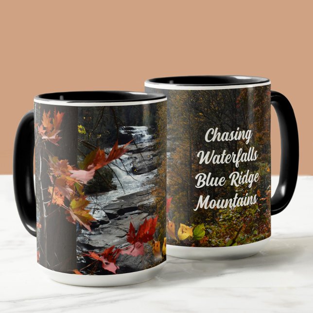 Caneca Blue Ridge Mounts Triple Falls NC Fotografia (Criador carregado)