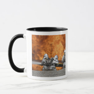 Caneca Bombeiros neutralizam fogo