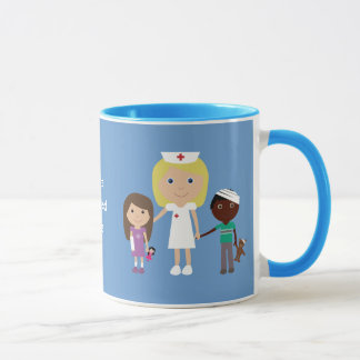 Caneca bonito da enfermeira dos desenhos animados